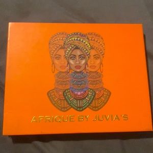 Eyeshadow palette never used